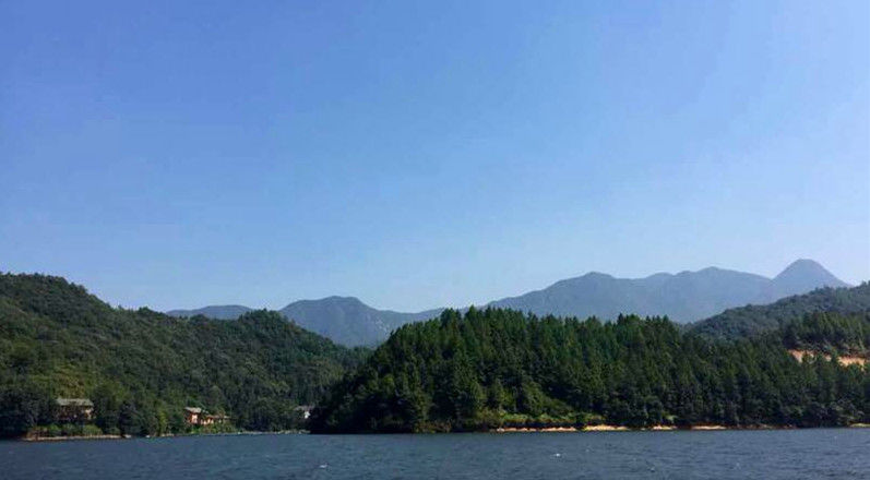 万安湖国家森林公园图片